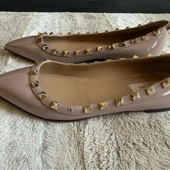 Valentino Garavani Rockstud Pointed Toe Ballerina Flat in Poudre Size 38 US 8 - Picture 9 of 16